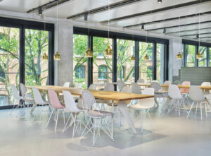 chaises-eames-VITRA-dkx-dsr-salle-dejeuner-mobilier-design-intérieur-duoconcept
