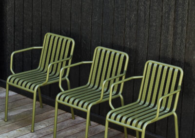 Fauteuil-Palissade-vert-olive-HAY-salon-de-jardin-amenagement-exterieur-assises-exterieur-mobilier-design-duoconcept