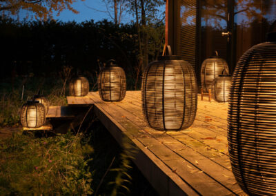 Lampe exterieur design Tika lanterne VINCENT SHEPPARD en terrasse