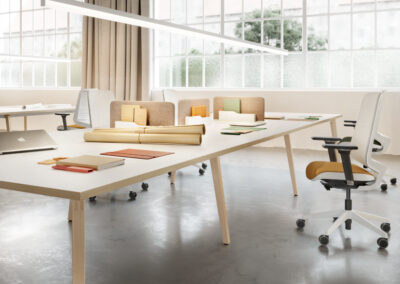 bureau de travail operatif design en bois et blanc Timber FORMA 5 mobilier professionnel
