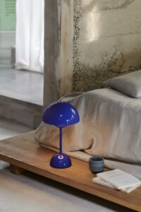 Lampe-à-poser-portable-Flowerpot-VP9-ANDTRADITION-verte-luminaire-mobilier-amenagement-interieur-design-panton-duoconcept