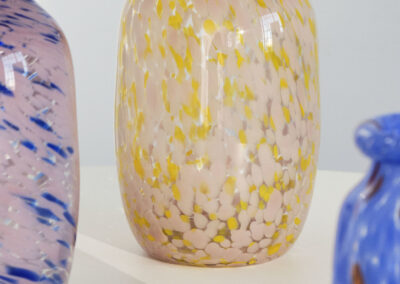 Vase-splash-round-L-HAY-verre-jaune-rose-decoration-intérieur-design-duoconcept